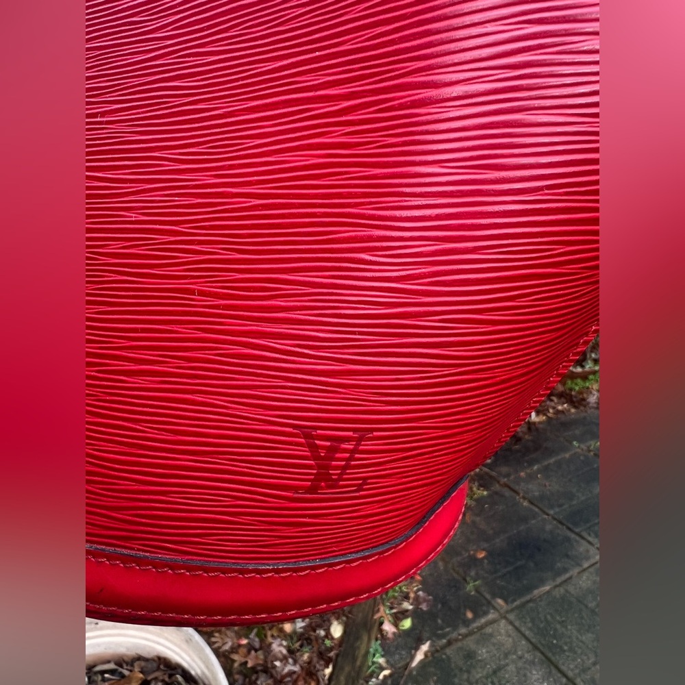 Authentic Louis Vuitton St-Jacques PM Red Epi Leather Shoulder Bag w/ Dust Bag - Picture 5 of 16